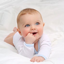 baby sucking on fingers